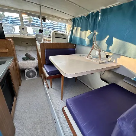 !!boat With Ac In Port Forum 2 Bikes Included!! * Sant Adria de Besos